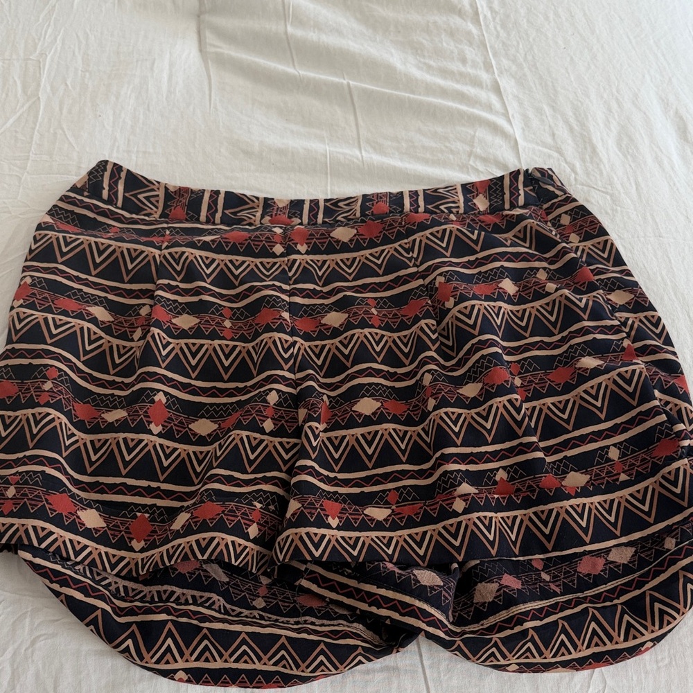 Mustard Seed Geometric Black and Red Skorts